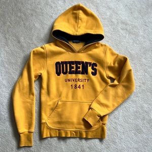 Vintage Queen’s University Varsity Hoodie -women’s